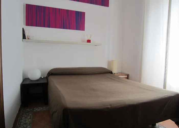 Main Station Apartment *