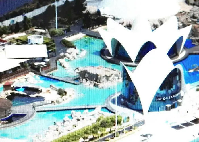 Duplex Near Center Lovely Διαμέρισμα *