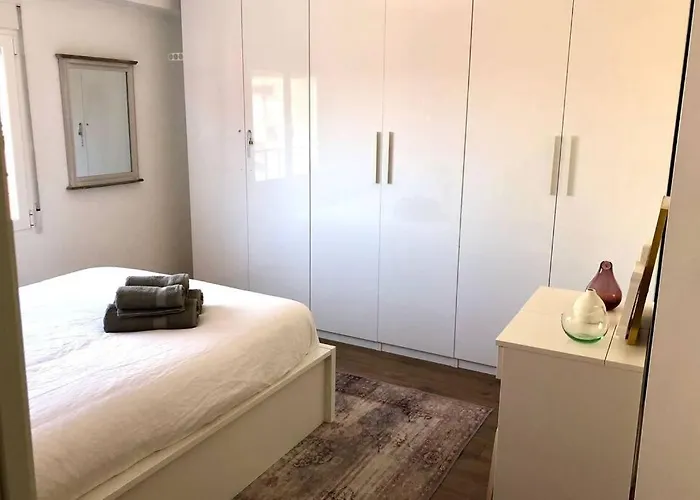 Beautiful And Renovated In The Center Βαλένθια