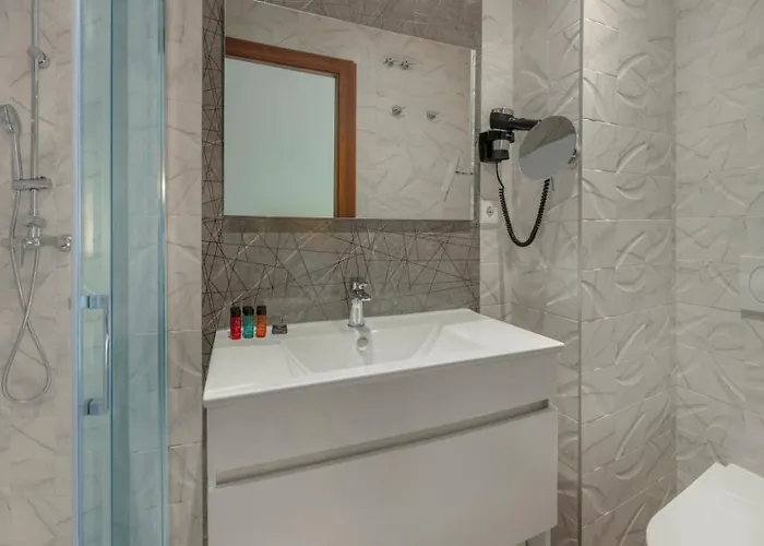 Sh Palace (adults Only)