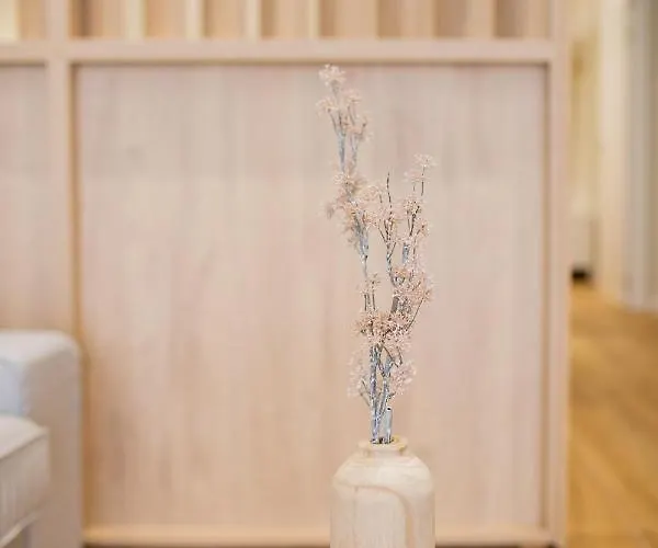 Florit Flats - Port Ii