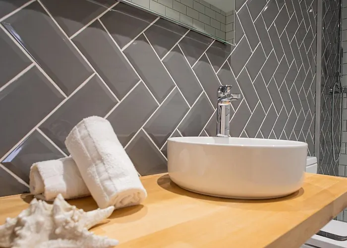 Florit Flats - Port Ii *