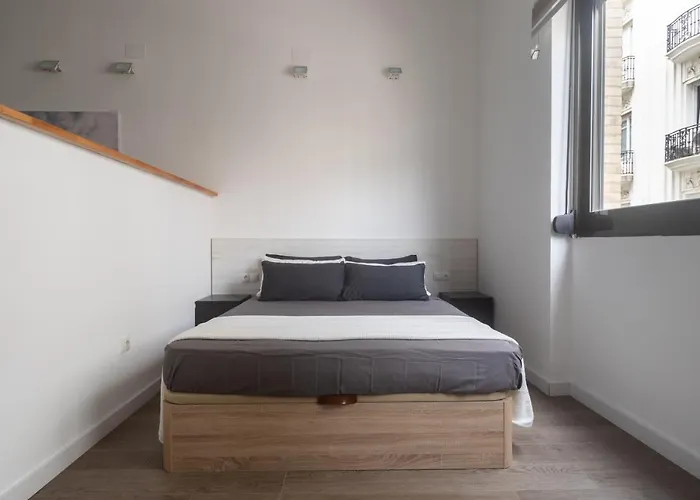 Exclusivos Lofts En Plaza Del Ayuntamiento Apartment *