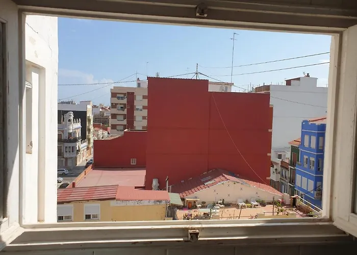 400 Meters From The * فالنسيا