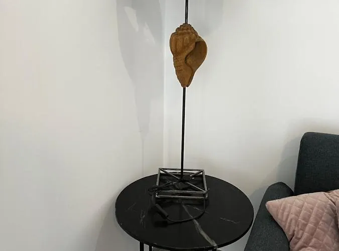 Near The Port, Of Arts And 10min To The *