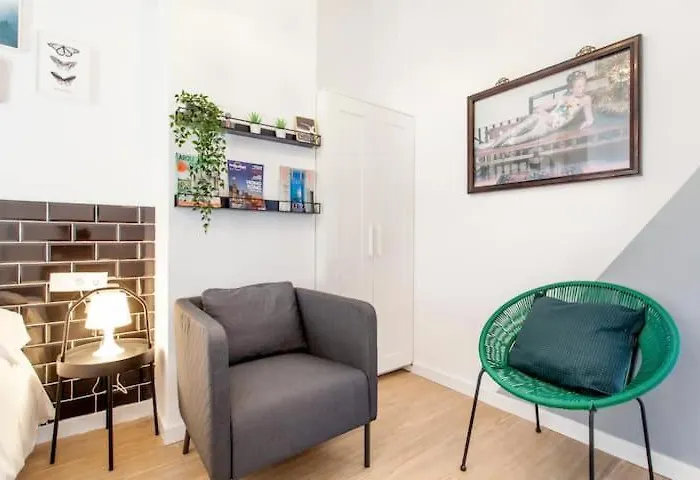 Cool Lofts Center بيت ضيافة 3*