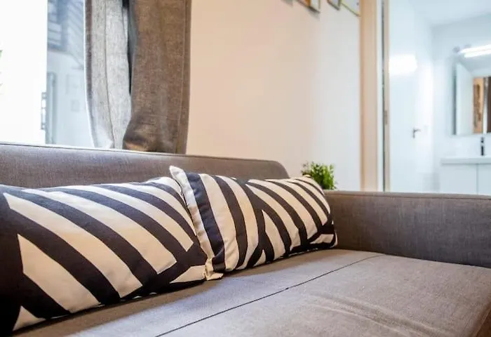 بيت ضيافة Cool Lofts Center 3*