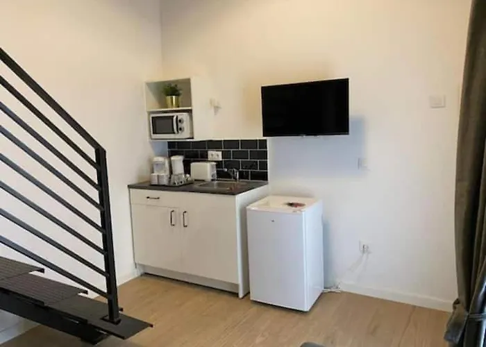 Cool Lofts Center بيت ضيافة 3*