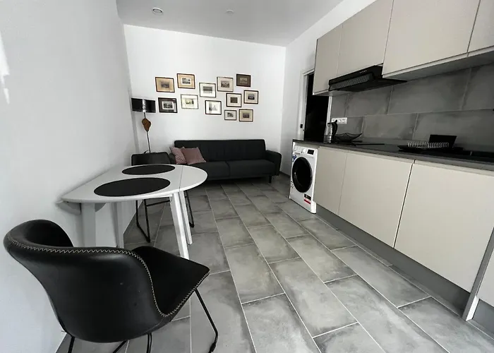 Near The Port, Of Arts And 10min To The 아파트