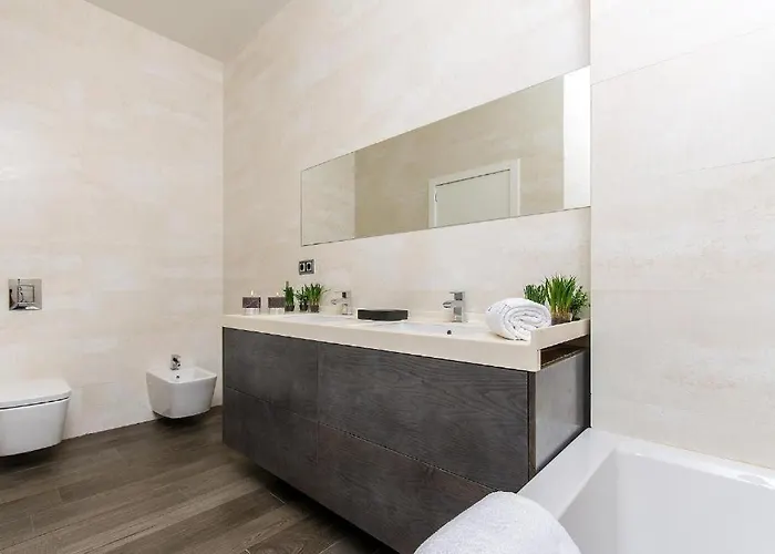 Luxury - Market Apartment *