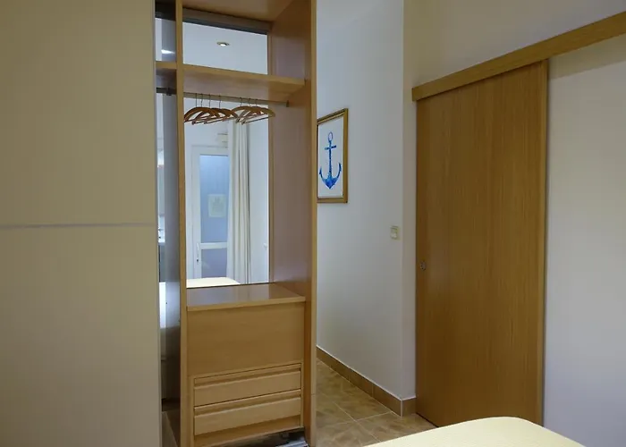 Δωμάτια σε οικογενειακή κατοικία Rooms-shared Flat *