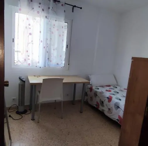 Con Cama Individual, Piso Compartido En Avenida Blasco Ibanez *