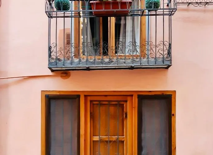 Lovely Duplex In Old Town 아파트 *