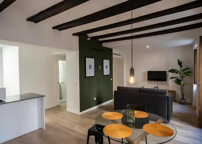 Total Ayuntamiento * فالنسيا