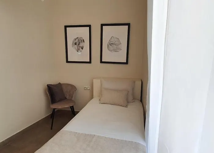 Md Balmes Market Mid Term شقة *