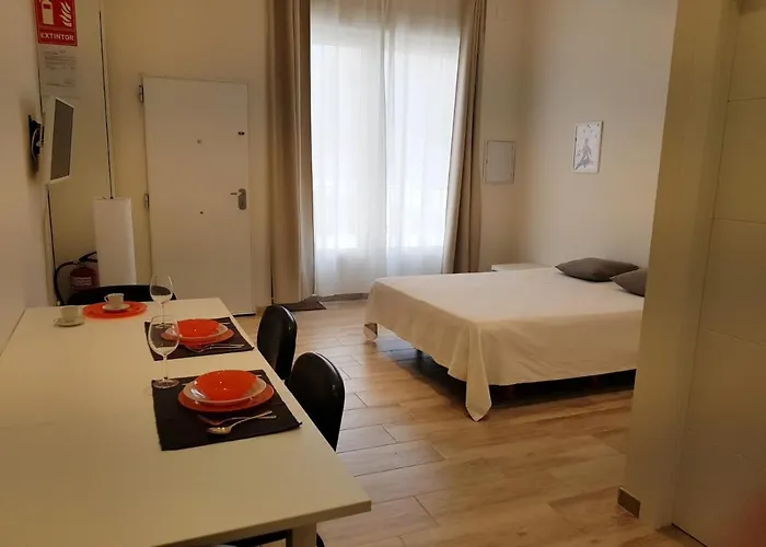 Picasso Near The Port And Βαλένθια