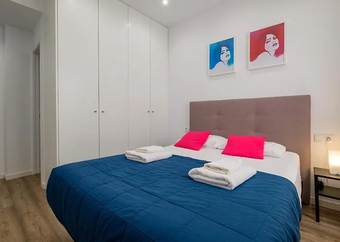 Spacious Clean & Colorful Quiet Zone Apartamento