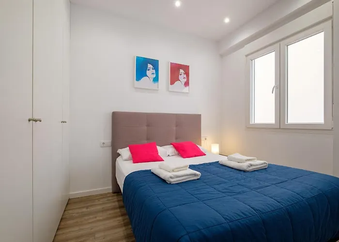 Spacious Clean & Colorful Quiet Zone Apartamento *