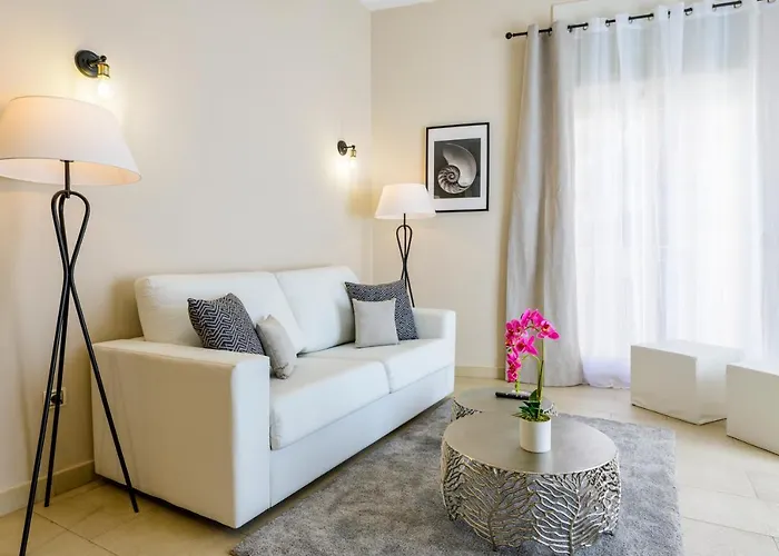Balmes Street Apartment