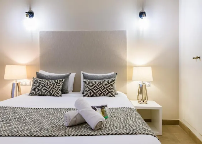 Balmes Street Apartment *