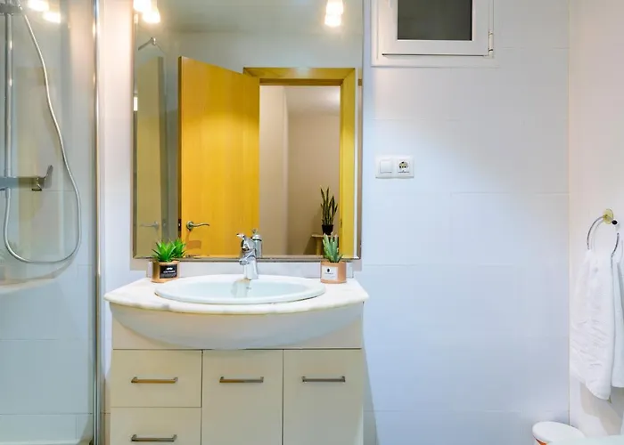 Balmes Street Apartment *