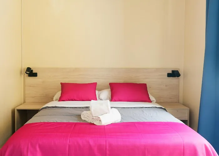 بيت شباب Red Nest