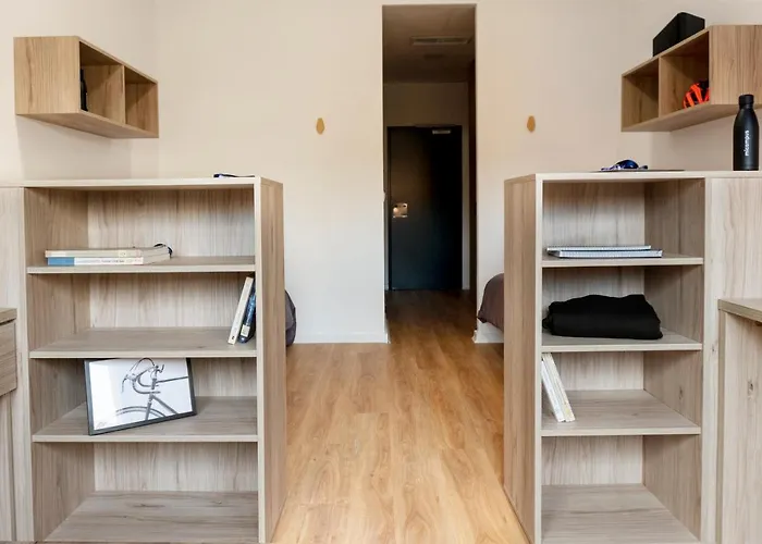 Juvenil Colegio Mayor Galileo Galilei شقة *