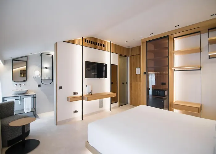 Myr Puerta Serranos 4*