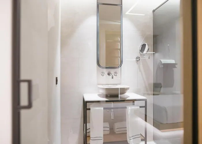 Myr Puerta Serranos Valencia