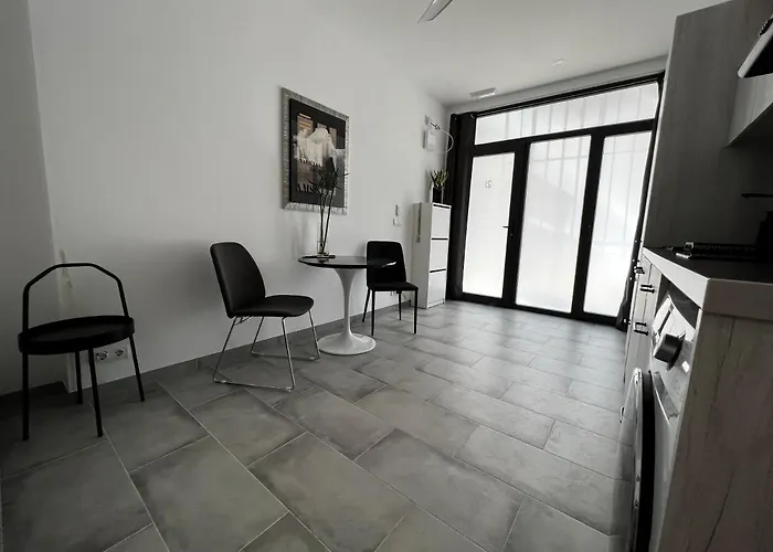 Διαμέρισμα Near The Port, Of Arts And 10min To The *