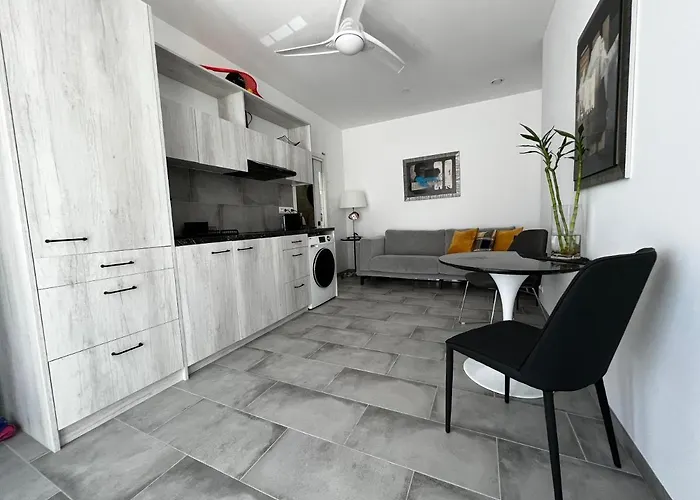 Διαμέρισμα Near The Port, Of Arts And 10min To The