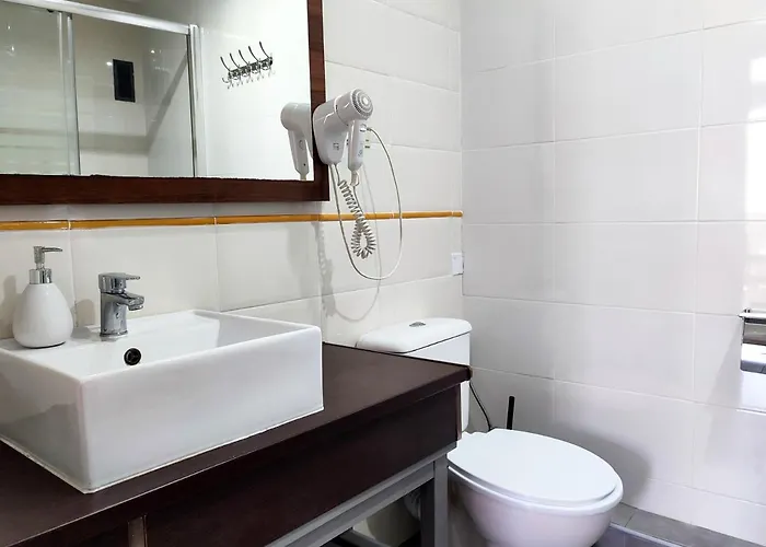 Flats Friends Plaza De La Reina بيت ضيافة فالنسيا