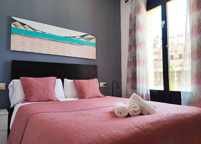 بيت ضيافة Flats Friends Plaza De La Reina فالنسيا