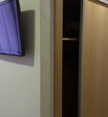 Konukevi Bisbal Only Adults No Ac