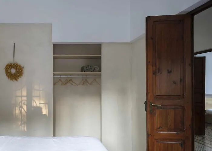 Serrano, La De Mil Suelos * فالنسيا