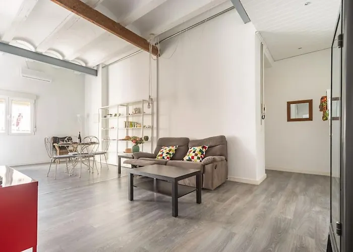 120 Sqm Loft-style Royal Marina شقة