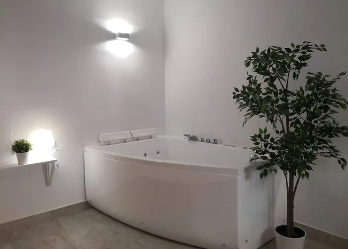 Cozy - Banera Hidromasaje Πανσιόν *