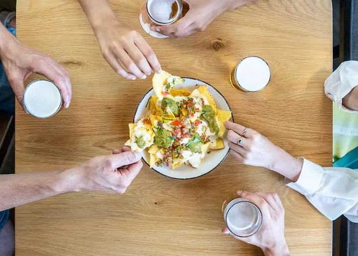 فلاتس سويداد دي لاس سينسياس شقة *