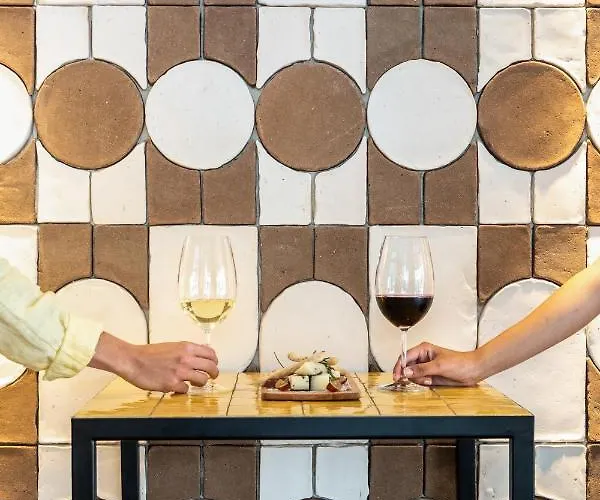 Mate Cosmo - Centre, 3*