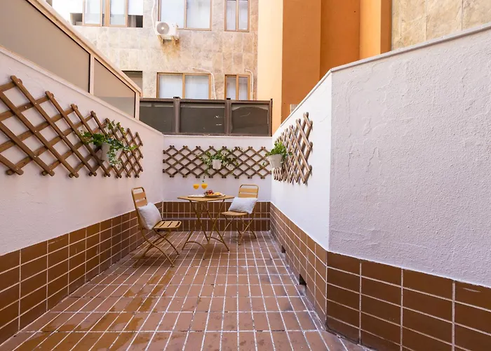 Florit Flats - The Apolo فالنسيا