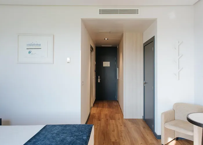 Hotel Neptuno Playa & 4*