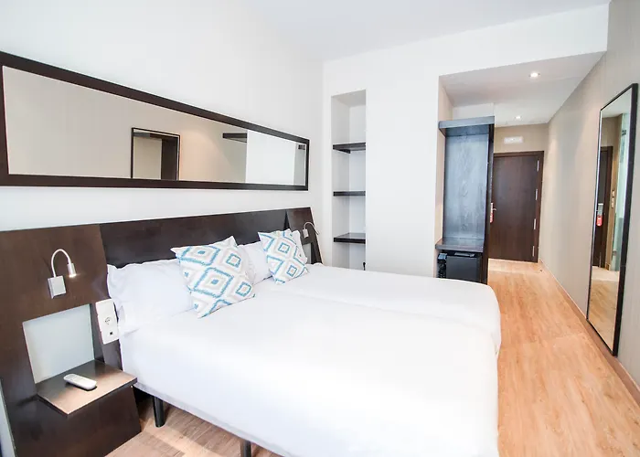 Petit Palace Plaza De La Reina Szálloda 3*