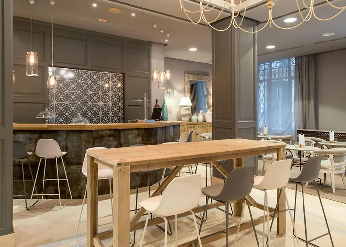 Vincci Lys מלון 4*