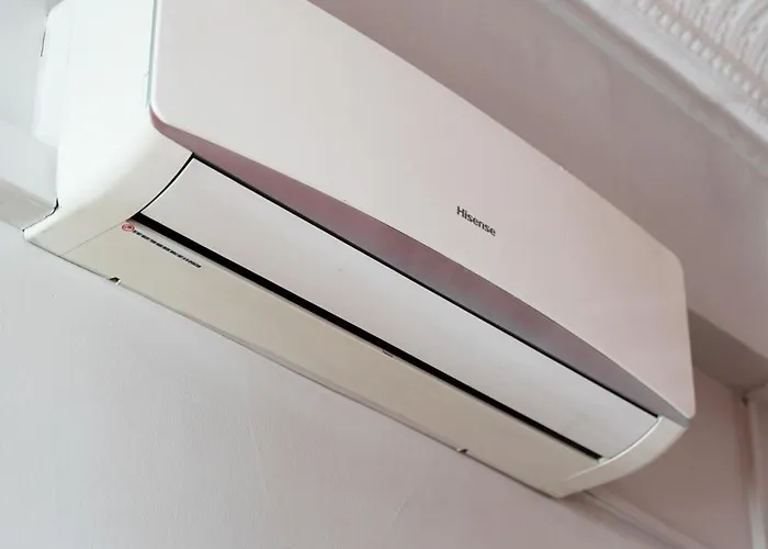 Red Nest بيت شباب