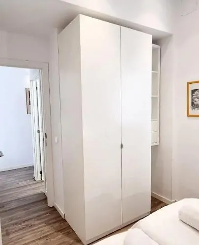 Florit Flats - The Canovas *