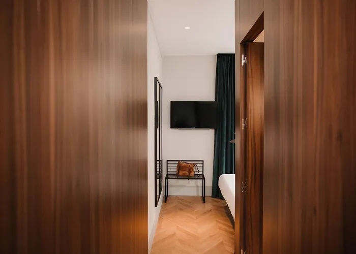 Mate Collection Helen Berger Otel