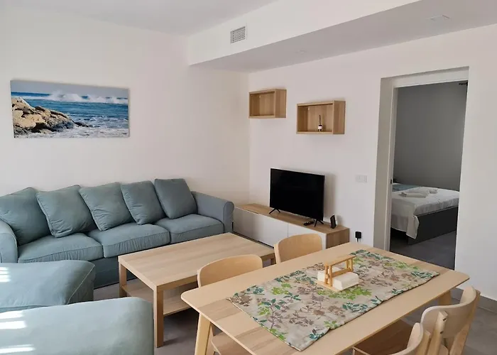 Διαμέρισμα Arenas 1 *