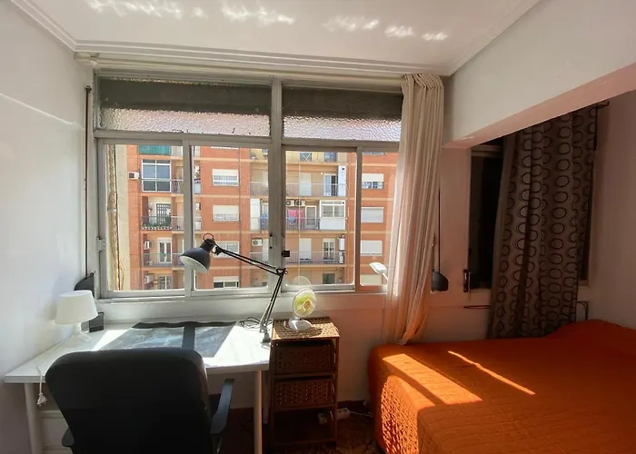 Piso Cerca De La Playa - Act. Mauri 1b