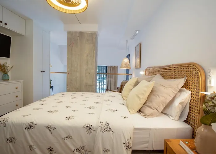 Apartup Opera Loft شقة