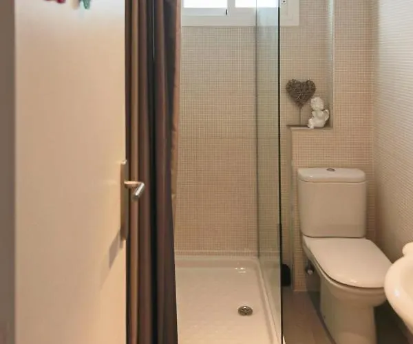 Luminoso. Comodo. Acogedor. Wifi. Junto A Ave Valence